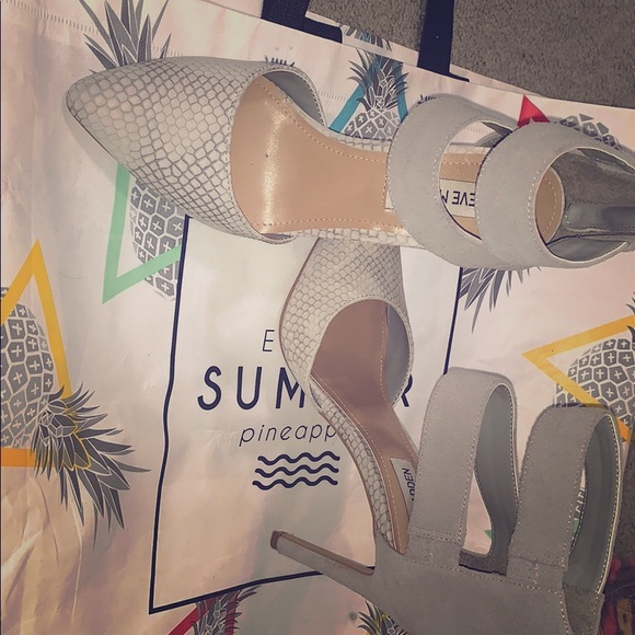 Steve Madden Shoes - Steve Madden Grey Snake Skin sz. 6.5